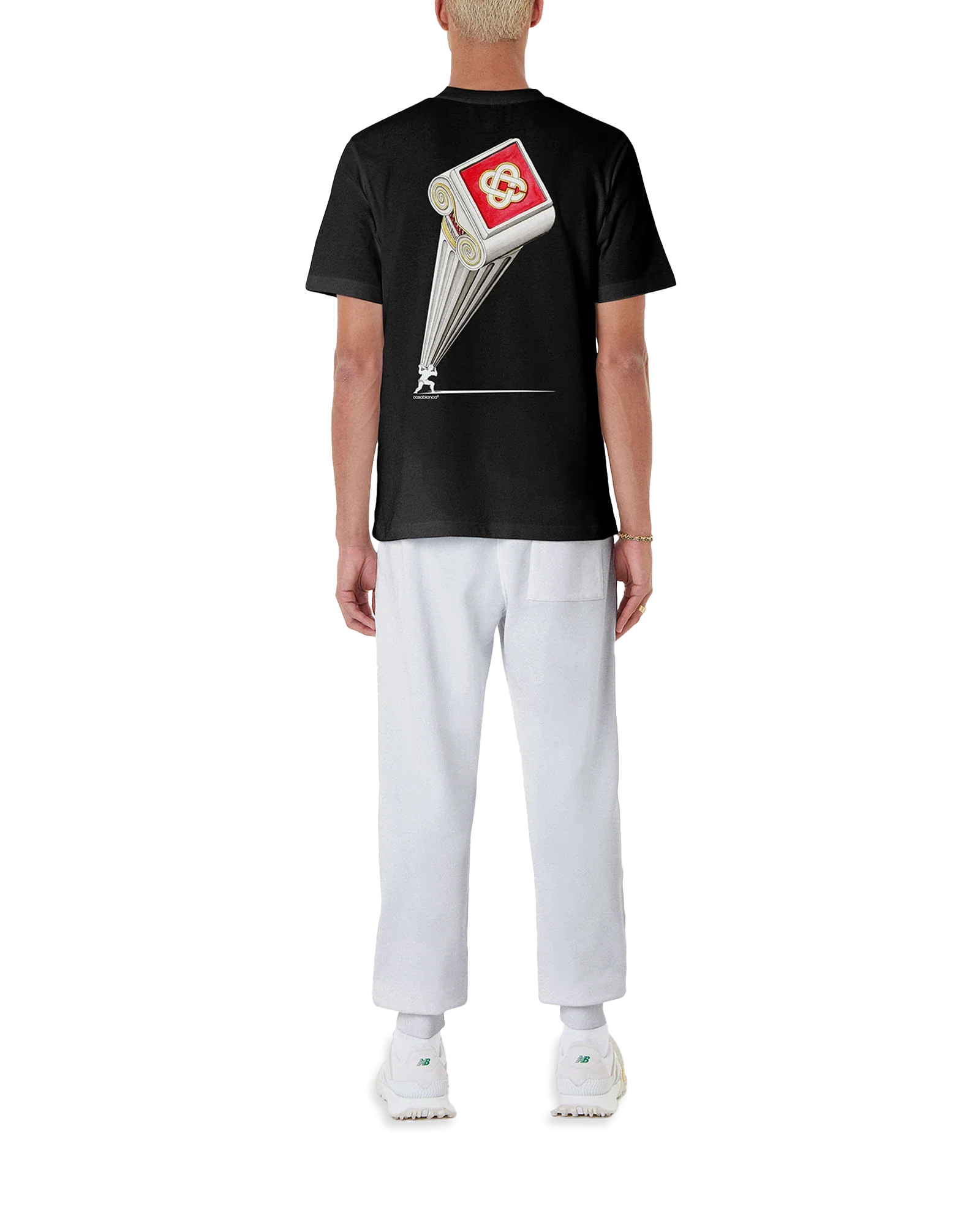 T-Shirt Leaning Column
